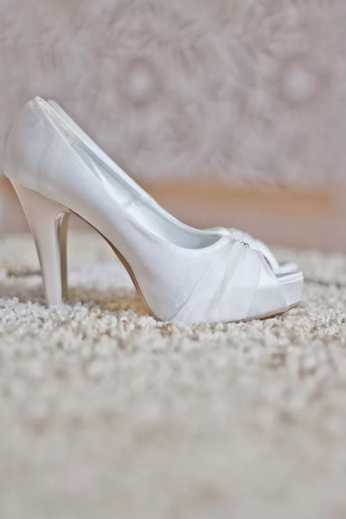 high-heels-shoes-wedding-5560-Photo-by-Kaboompics