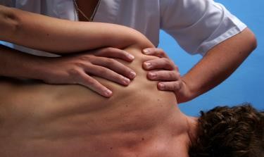 Frozen Shoulder - Physiotherapist help - The Sole Clinic