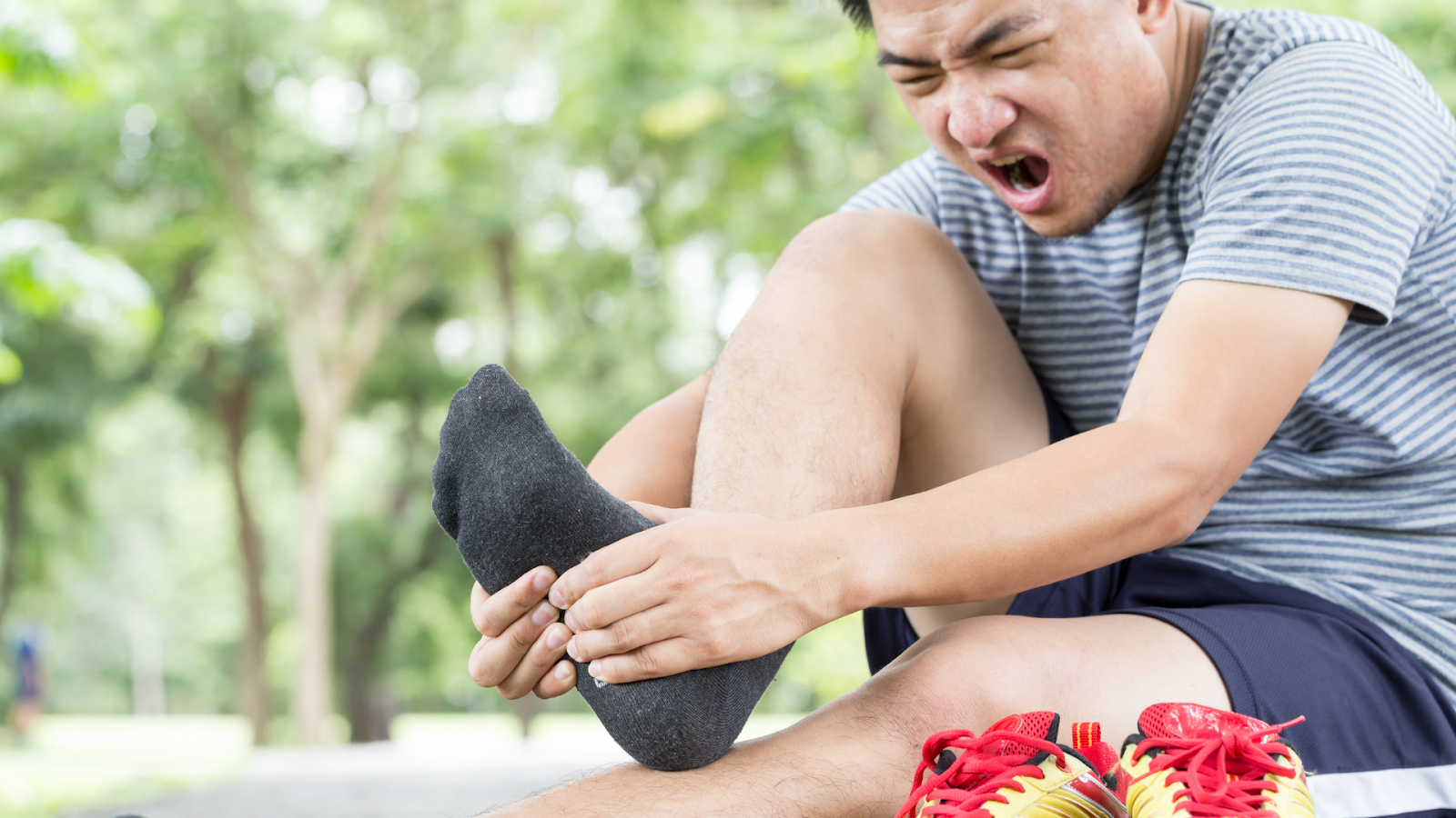 Runner suffering sudden foot pain after exercise in Singapore.